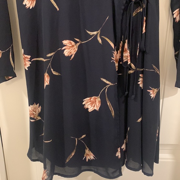 Lush floral wrap dress - Picture 4 of 5